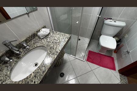Casa à venda com 180m², 3 quartos e 4 vagas Casa à venda com 180m², 3 quartos e 4 vagasBanheiro da Suíte