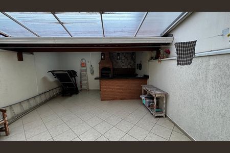 Casa à venda com 180m², 3 quartos e 4 vagas Casa à venda com 180m², 3 quartos e 4 vagasQuintal