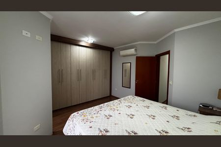 Casa à venda com 180m², 3 quartos e 4 vagas Casa à venda com 180m², 3 quartos e 4 vagasSuite