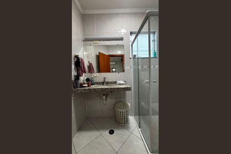 Casa à venda com 180m², 3 quartos e 4 vagas Casa à venda com 180m², 3 quartos e 4 vagasBanheiro da Suíte