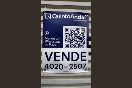 Casa à venda com 180m², 3 quartos e 4 vagas Casa à venda com 180m², 3 quartos e 4 vagasFachada