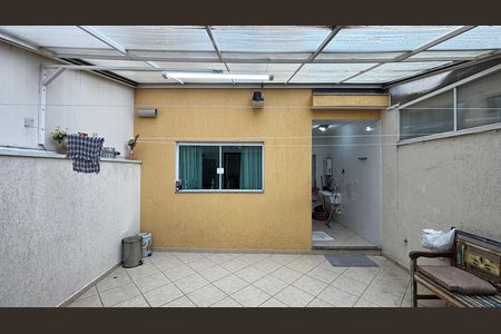 Casa à venda com 180m², 3 quartos e 4 vagas Casa à venda com 180m², 3 quartos e 4 vagasQuintal