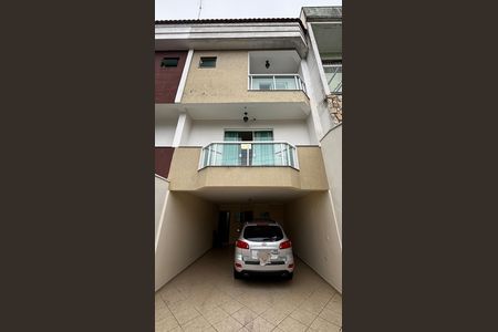 Casa à venda com 180m², 3 quartos e 4 vagas Casa à venda com 180m², 3 quartos e 4 vagasGaragem