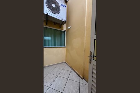 Casa à venda com 180m², 3 quartos e 4 vagas Casa à venda com 180m², 3 quartos e 4 vagasJardim de Inverno