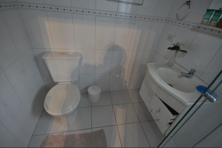 Casa de condomínio à venda com 320m², 4 quartos e 4 vagasBanheiro da Suíte 3