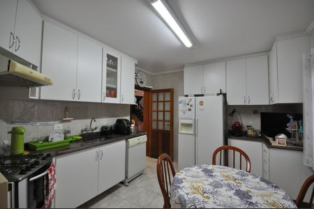 Casa de condomínio à venda com 320m², 4 quartos e 4 vagasCozinha