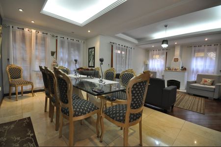 Casa de condomínio à venda com 320m², 4 quartos e 4 vagasSala de Jantar