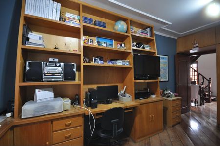 Casa de condomínio à venda com 320m², 4 quartos e 4 vagasQuarto 4