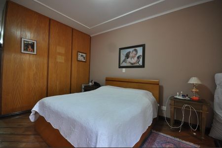 Casa de condomínio à venda com 320m², 4 quartos e 4 vagasSuíte Master