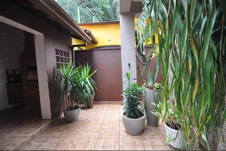 Casa de condomínio à venda com 320m², 4 quartos e 4 vagasQuintal