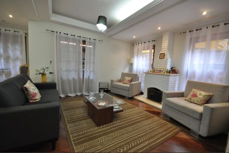 Casa de condomínio à venda com 320m², 4 quartos e 4 vagasSala