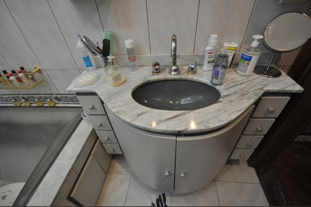 Casa de condomínio à venda com 320m², 4 quartos e 4 vagasBanheiro da Suíte Master
