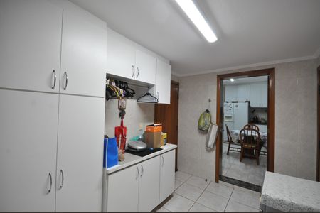 Casa de condomínio à venda com 320m², 4 quartos e 4 vagasÁrea de Serviço