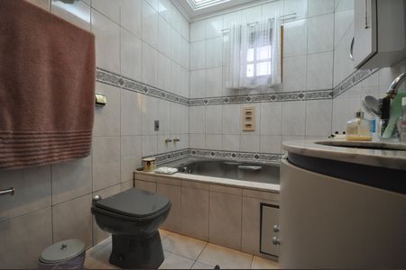 Casa de condomínio à venda com 320m², 4 quartos e 4 vagasBanheiro da Suíte Master