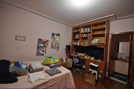 Casa de condomínio à venda com 320m², 4 quartos e 4 vagasSuíte 2