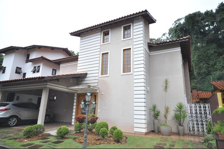Casa de condomínio à venda com 320m², 4 quartos e 4 vagasFachada