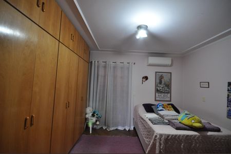 Casa de condomínio à venda com 320m², 4 quartos e 4 vagasSuíte 2