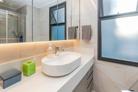 Apartamento à venda com 86m², 2 quartos e 1 vaga Apartamento à venda com 86m², 2 quartos e 1 vagaBanheiro da Suíte 1