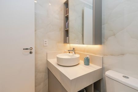 Apartamento à venda com 86m², 2 quartos e 1 vaga Apartamento à venda com 86m², 2 quartos e 1 vagaBanheiro da Suíte 2