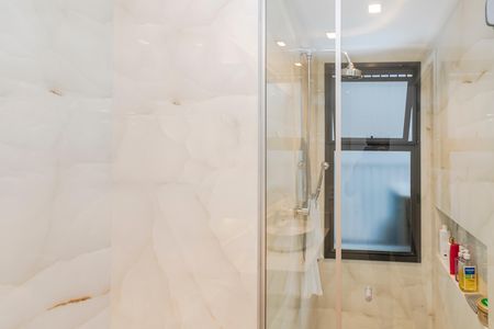 Apartamento à venda com 86m², 2 quartos e 1 vaga Apartamento à venda com 86m², 2 quartos e 1 vagaBanheiro da Suíte 2