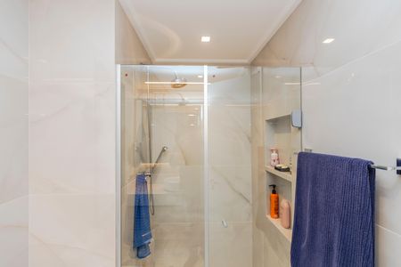Apartamento à venda com 86m², 2 quartos e 1 vaga Apartamento à venda com 86m², 2 quartos e 1 vagaBanheiro da Suíte 1