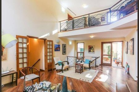 Casa à venda com 475m², 5 quartos e 6 vagas