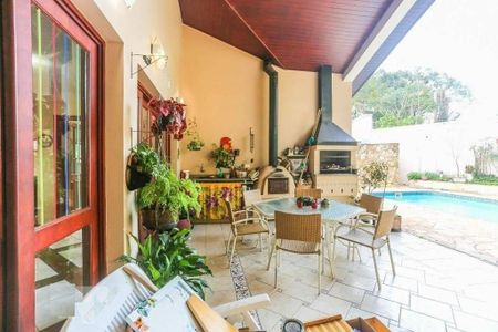Casa à venda com 475m², 5 quartos e 6 vagas