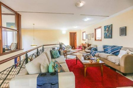 Casa à venda com 475m², 5 quartos e 6 vagas