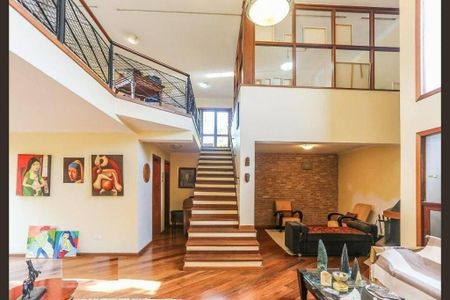 Casa à venda com 475m², 5 quartos e 6 vagas