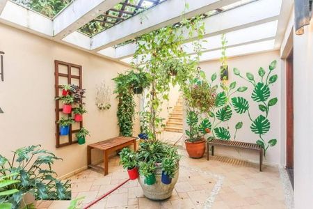 Casa à venda com 475m², 5 quartos e 6 vagas