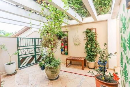 Casa à venda com 475m², 5 quartos e 6 vagas