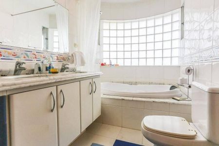 Casa à venda com 475m², 5 quartos e 6 vagas