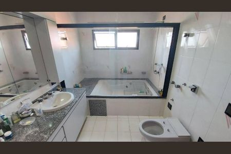 Casa à venda com 488m², 4 quartos e 6 vagas