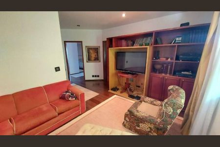 Casa à venda com 488m², 4 quartos e 6 vagas