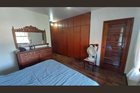 Casa à venda com 488m², 4 quartos e 6 vagas