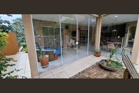 Casa para alugar com 408m², 5 quartos e 6 vagas
