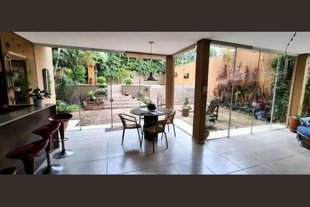 Casa para alugar com 408m², 5 quartos e 6 vagas