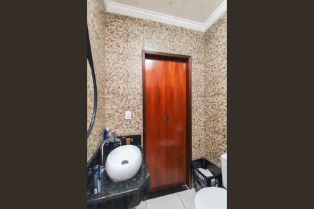 Casa à venda com 125m², 2 quartos e 2 vagas Casa à venda com 125m², 2 quartos e 2 vagasBanheiro Social