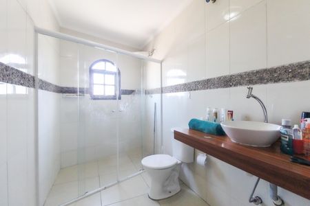Casa à venda com 125m², 2 quartos e 2 vagas Casa à venda com 125m², 2 quartos e 2 vagasBanheiro Quarto 1 - Suíte