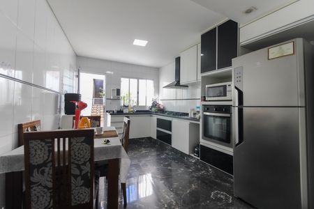Casa à venda com 125m², 2 quartos e 2 vagas Casa à venda com 125m², 2 quartos e 2 vagasCozinha