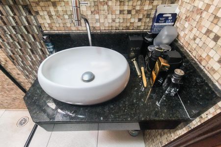 Casa à venda com 125m², 2 quartos e 2 vagas Casa à venda com 125m², 2 quartos e 2 vagasBanheiro Social