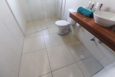 Casa à venda com 125m², 2 quartos e 2 vagas Casa à venda com 125m², 2 quartos e 2 vagasBanheiro Quarto 1 - Suíte