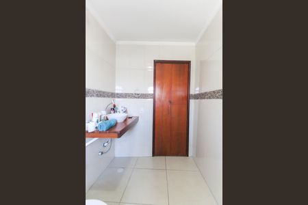 Casa à venda com 125m², 2 quartos e 2 vagas Casa à venda com 125m², 2 quartos e 2 vagasBanheiro Quarto 1 - Suíte