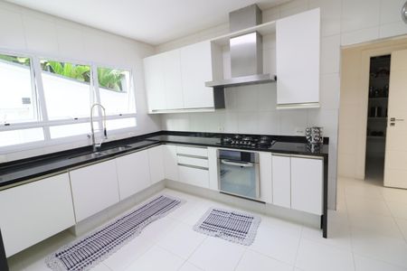 Casa de condomínio à venda com 750m², 4 quartos e 8 vagasCozinha e Área de Serviço