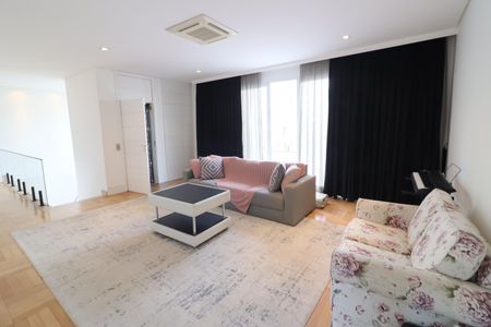 Casa de condomínio à venda com 750m², 4 quartos e 8 vagasSala 2