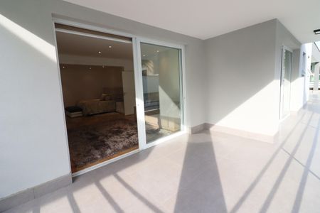 Casa de condomínio à venda com 750m², 4 quartos e 8 vagasSuíte 1