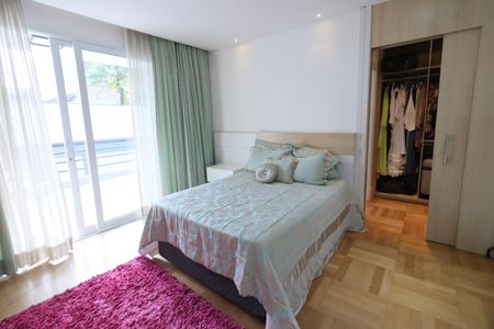 Casa de condomínio à venda com 750m², 4 quartos e 8 vagasSuíte 4
