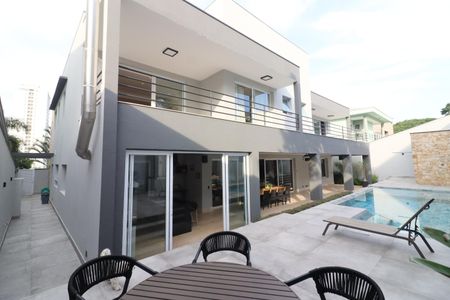Casa de condomínio à venda com 750m², 4 quartos e 8 vagasPiscina