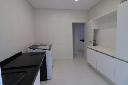 Casa de condomínio à venda com 750m², 4 quartos e 8 vagasCozinha e Área de Serviço