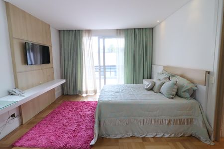 Casa de condomínio à venda com 750m², 4 quartos e 8 vagasSuíte 4
